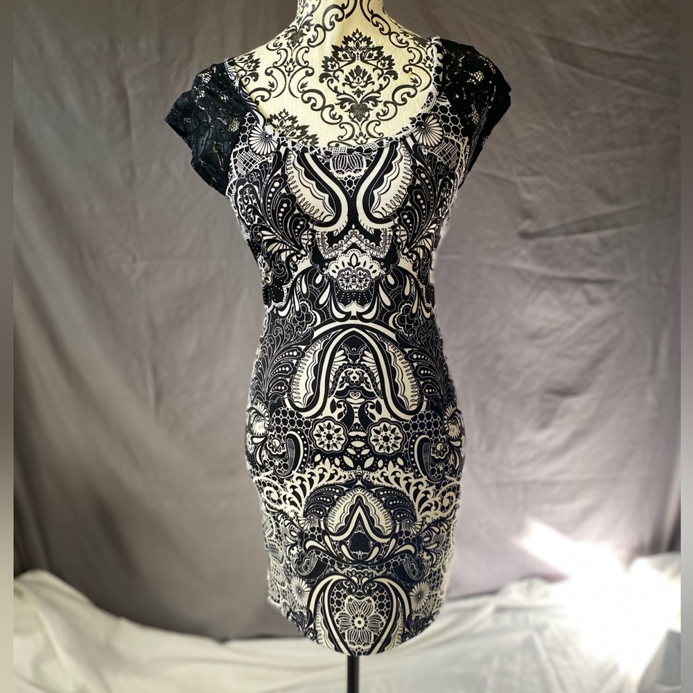 Paisley bodycon dress with lace back